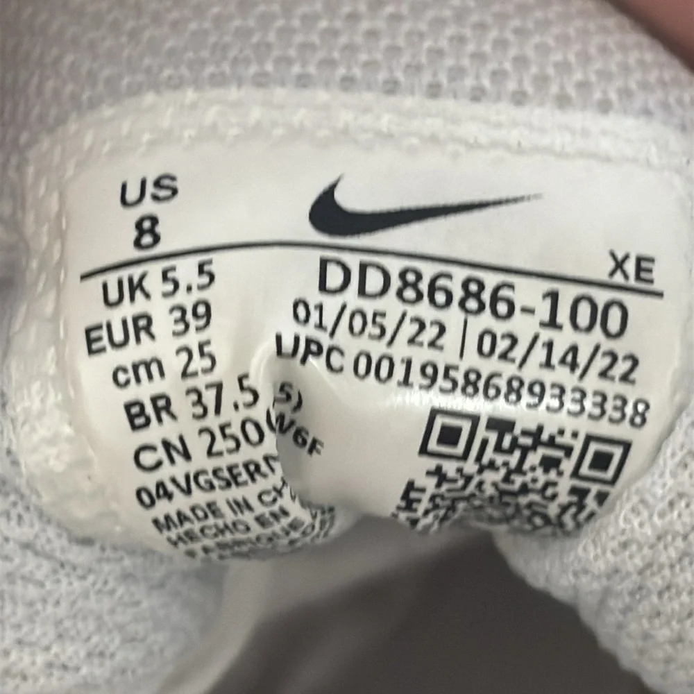 Nike Air Winflo 9 Low Top Athletic Running Sneakers - Picture 14 of 14